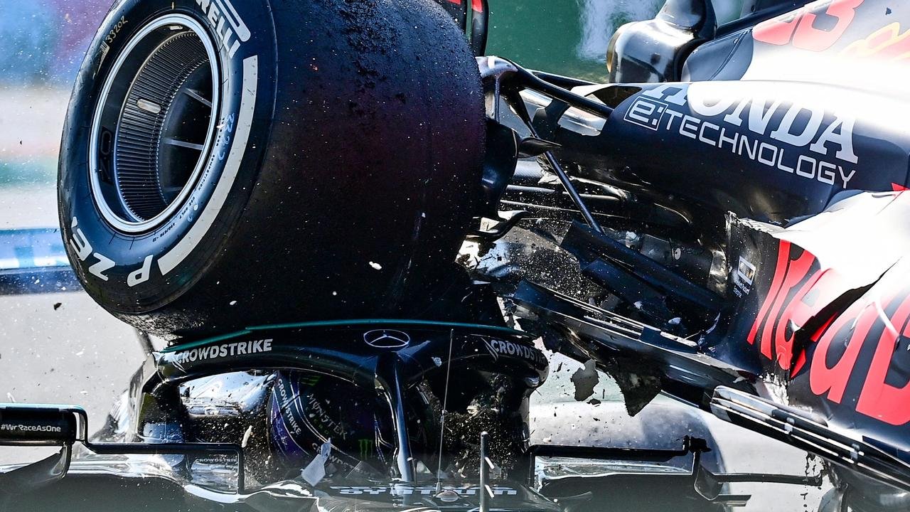 Hamilton and Verstappen crash in Monza 2021. The halo saved hamiltons head