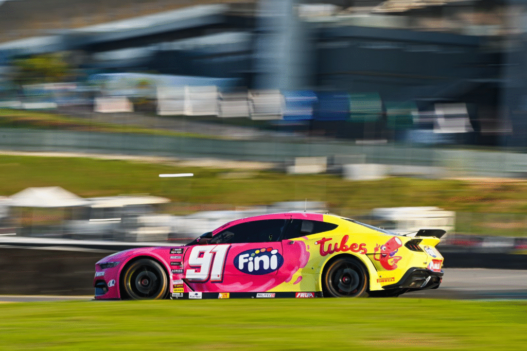 image-109-1024x682 Barrichello wins Brazialian Nascar at 53 years