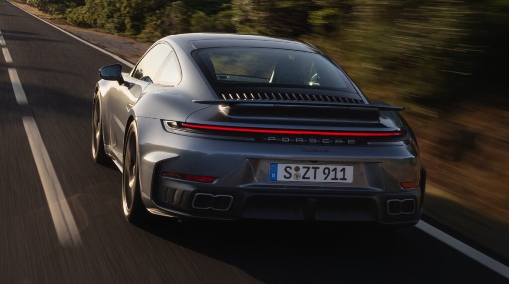 G0P1UiFWMAA4lOw-1024x572 The New Porsche 911 Turbo S is here