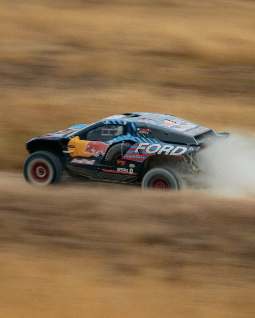 G2LIk70WkAAmPkZ-819x1024 Carlos Sainz Jr. Tests new Ford Raptor T1