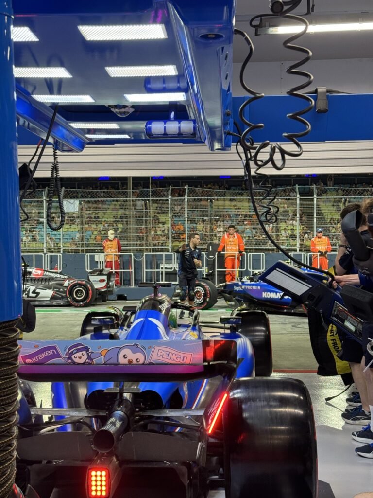 G2VxzMybMAQthub-768x1024 F1 Singapore, Albon and Sainz disqualified from qualifying