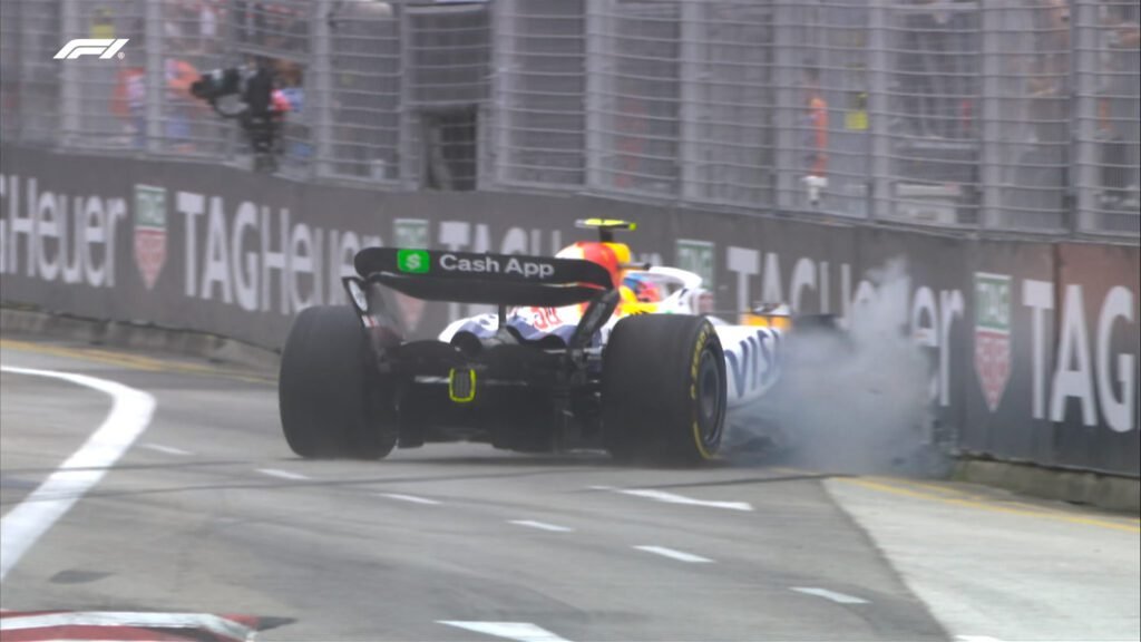 G2aFCNoWEAAQ19p-1024x576 F1 Singapore: Verstappen Leads, Lawson Crashes in FP3