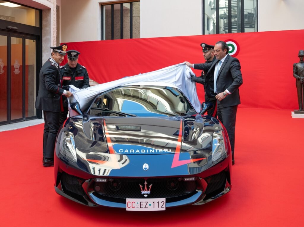 G4RHZfeWoAAOUWU-1024x767 Delivery of Two new Stellantis Supercars to the Carabinieri