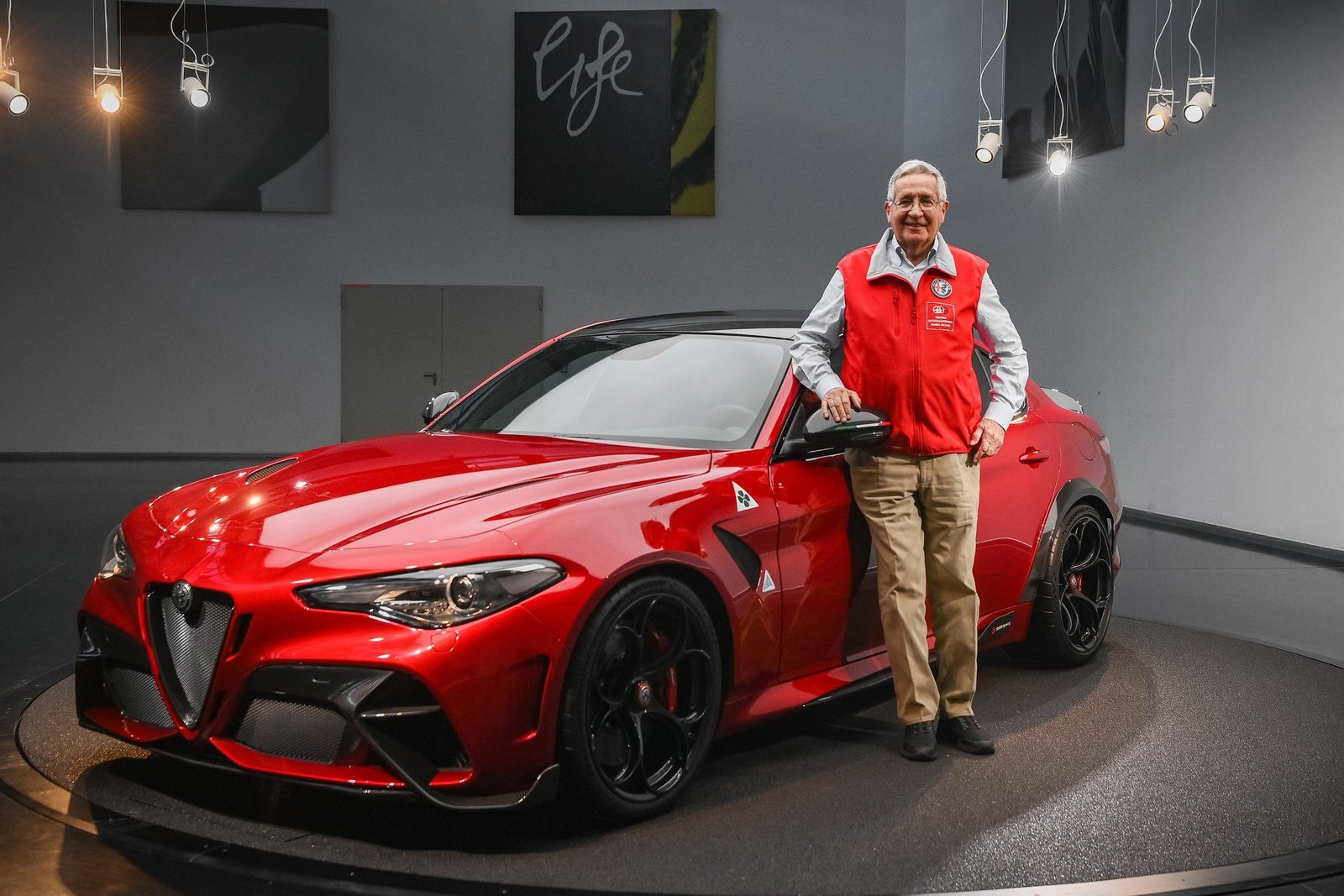 Andrea de Adamich Alfa Romeo giulia Quadrifoglio