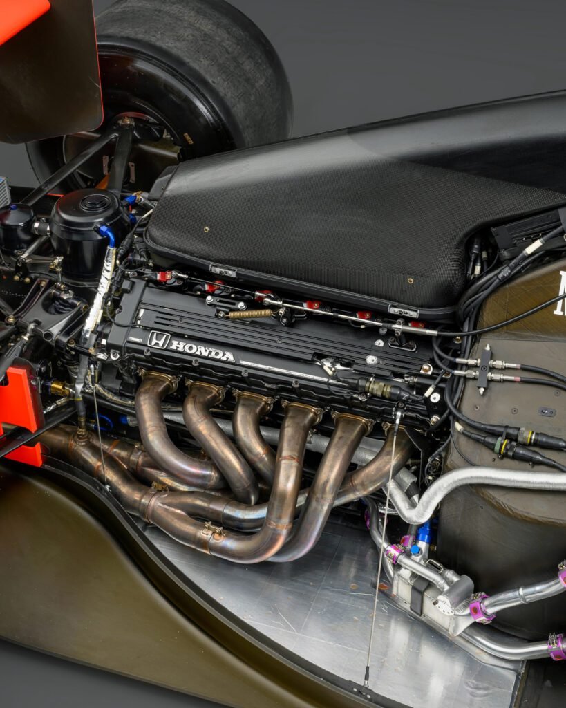 G41agAnWcAEryy_-819x1024 Ayrton Senna, his legendary McLaren MP4/6 Heads to Auction