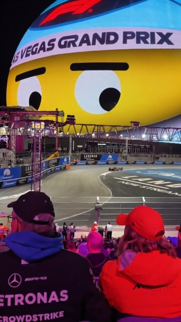 G6Sz-5BbUAAiKvA-576x1024 What are the costs and revenues of hosting a F1 Grand Prix?