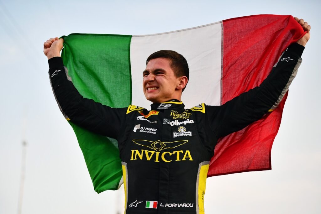 G7AaCUVW8AA0zch-1024x683 Leonardo Fornaroli is the new 2025 F2 champion!